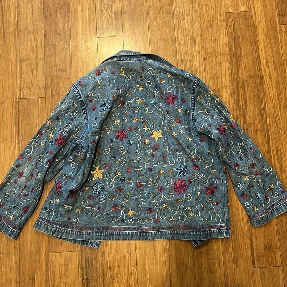 Womens Flower Embroidered Denim Jacket Size Large - Picture 5 of 5